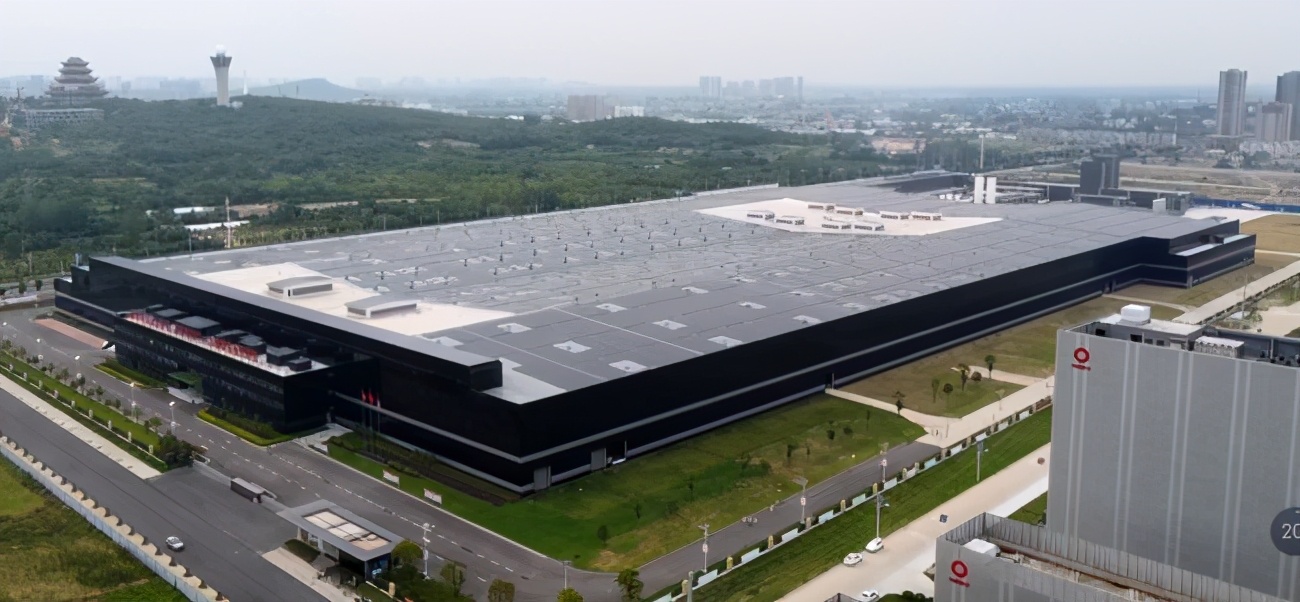 1616121297747705.jpg 8.5代TFT-LCD超薄浮法玻璃基板生產(chǎn)線薄膜光伏建筑一體化應(yīng)用示范項(xiàng)目.jpg